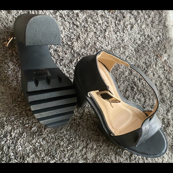 Black Platform Heels - Picture 4 of 4